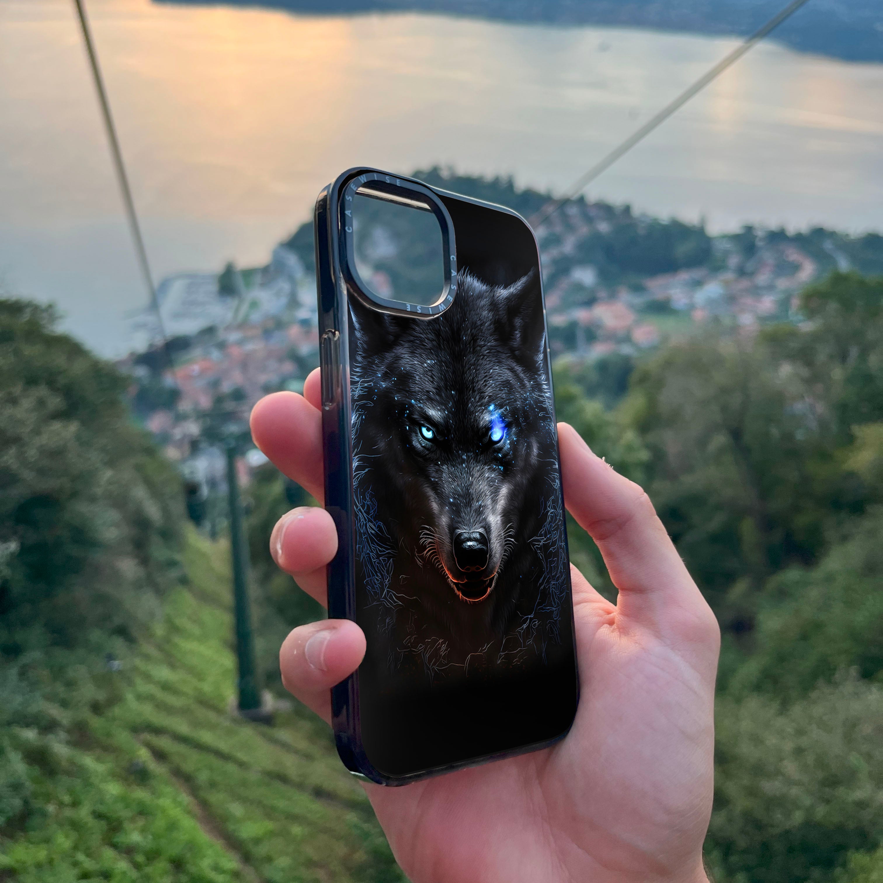 schwarze wütende wolfblaue Augen - Hülle