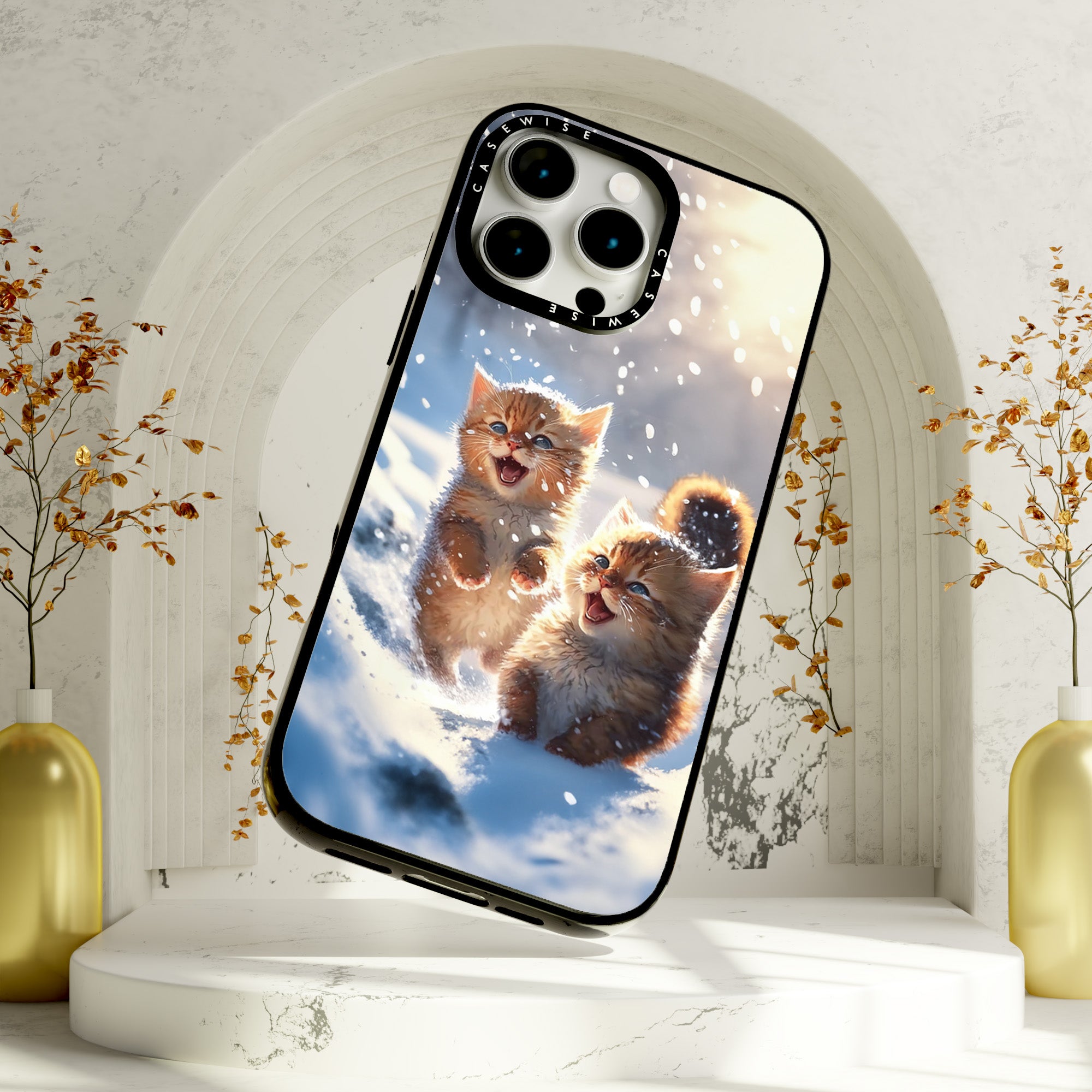Katzen, die im Schnee spielen - Hülle
