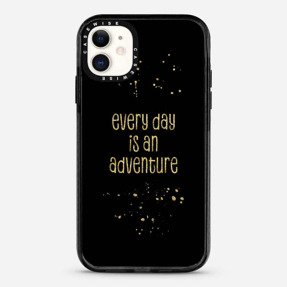 Textkunst Gold jeden Tag ist ein Abenteuer - Hülle