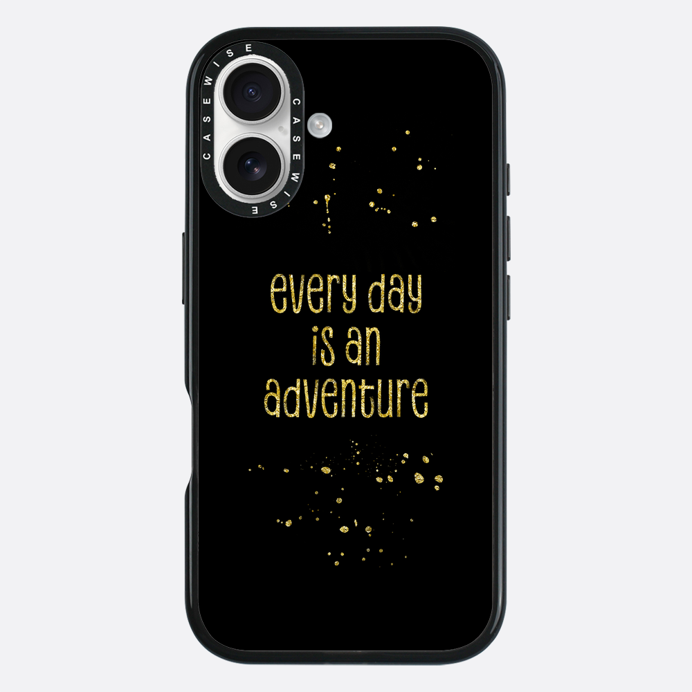 Textkunst Gold jeden Tag ist ein Abenteuer - Hülle