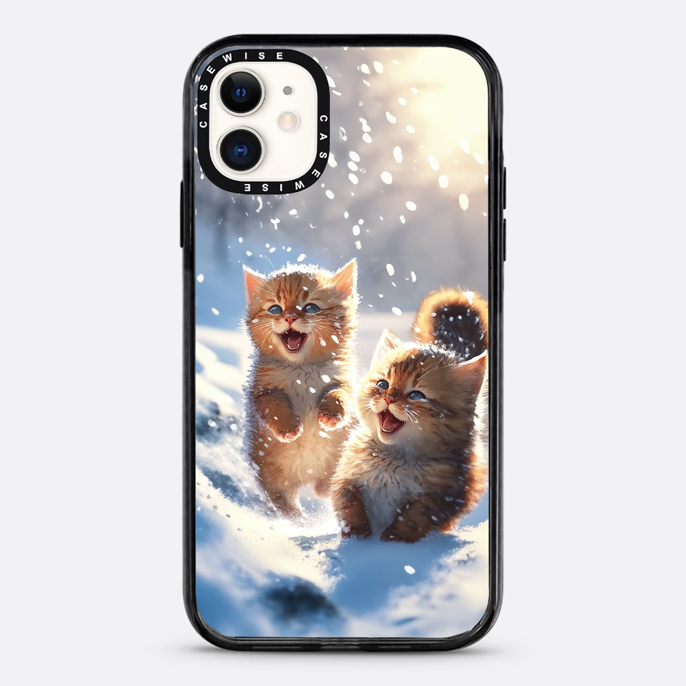 Katzen, die im Schnee spielen - Hülle