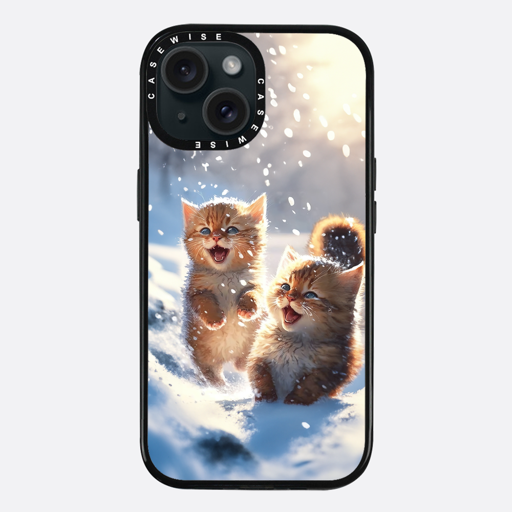 Katzen, die im Schnee spielen - Hülle
