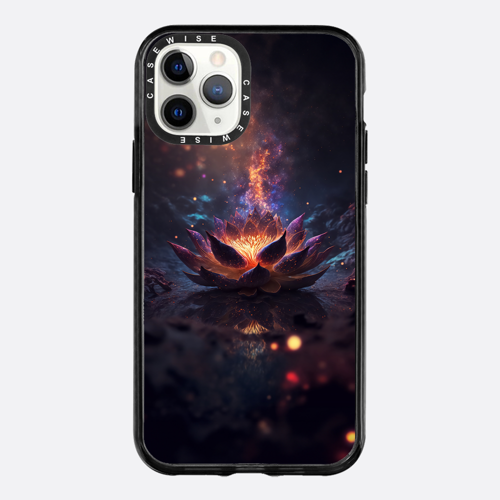 Kosmischer blühender schwarzer Lotus - Hülle