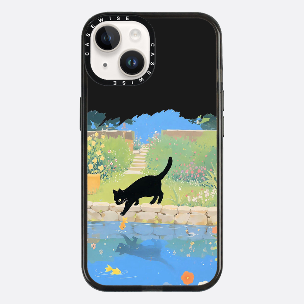Schwarze Katze und Goldfische am Teich - Hülle